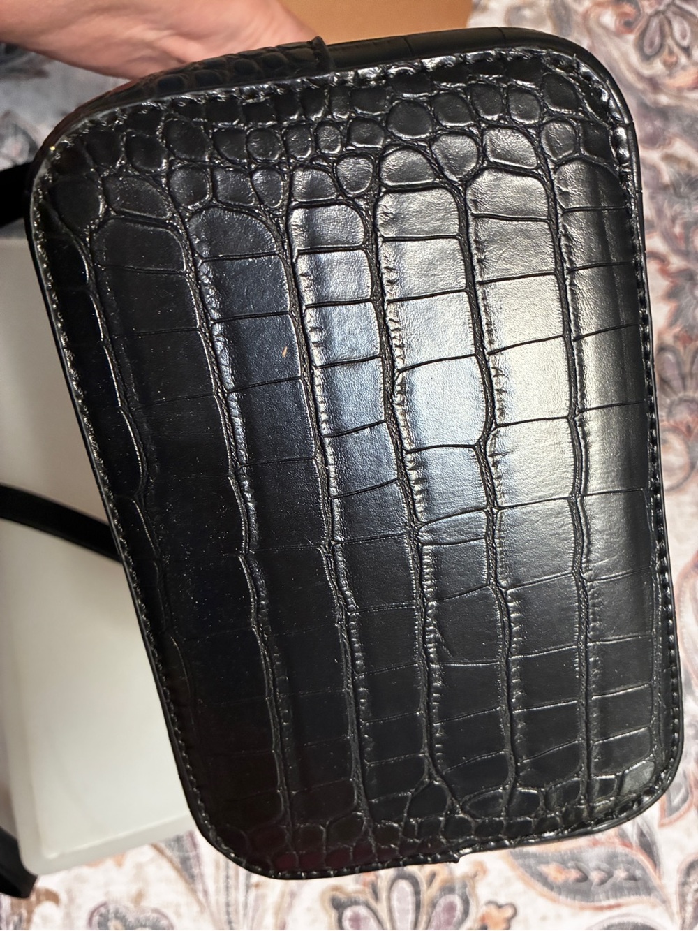 Black Croc-Embossed Leather Crossbody Bag handbag - Picture 7 of 7